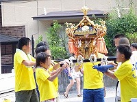 20150801-mikosshi_kodomo_20150801_yugawara_yassa_itouya.jpg