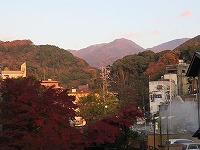 20171203-asayake_onsengai_kouyou_yukemuri_20171203__itouya.jpg