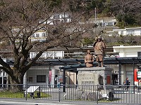 20180221-jr_eki_doisanehira_201802_yugawara_itouya.jpg